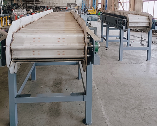 鱗板輸送機(jī)